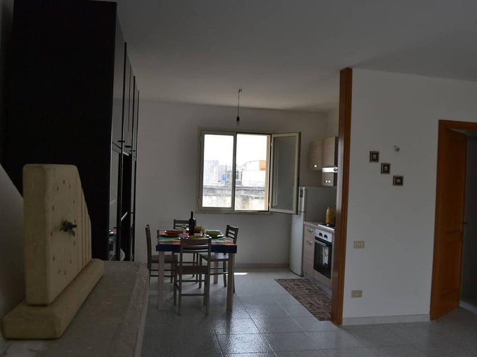 Apartment, 2 Bedrooms, Smoking, Balcony | Dining