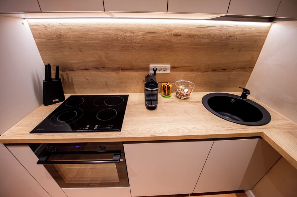 Apartment, 1 Bedroom, City View | Private kitchen