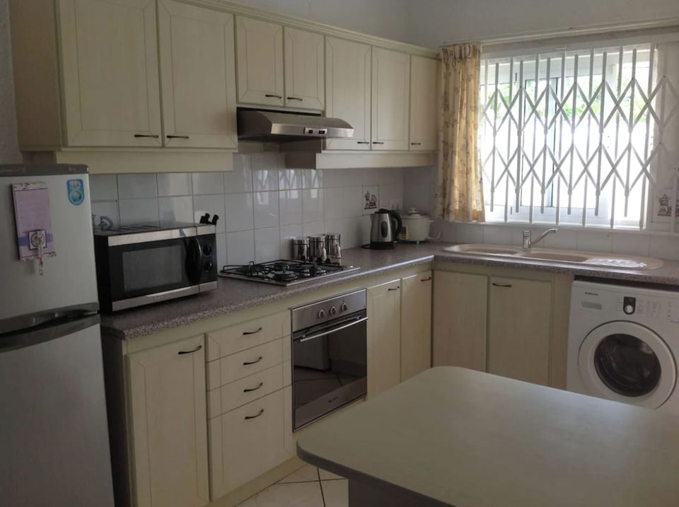 Apartment, 2 Bedrooms, Accessible, Smoking | Interior