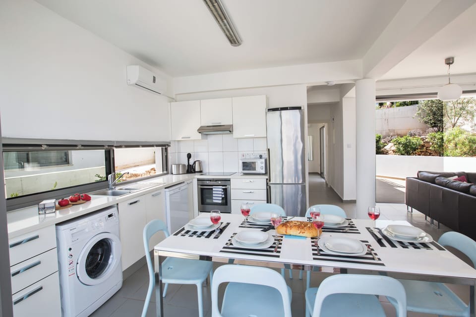 Villa, 3 Bedrooms, Private Pool, Garden View | Private kitchen