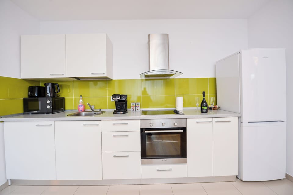 Apartment, 2 Bedrooms, Smoking, Balcony | Private kitchen