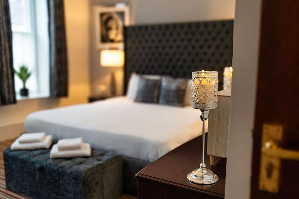 Superior Double Room | Bathroom | Hair dryer, towels, soap, shampoo