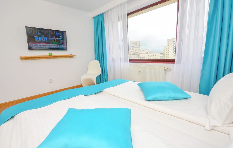 Sunshine Apartment - Cismigiu Gardens Apartment in Bucharest