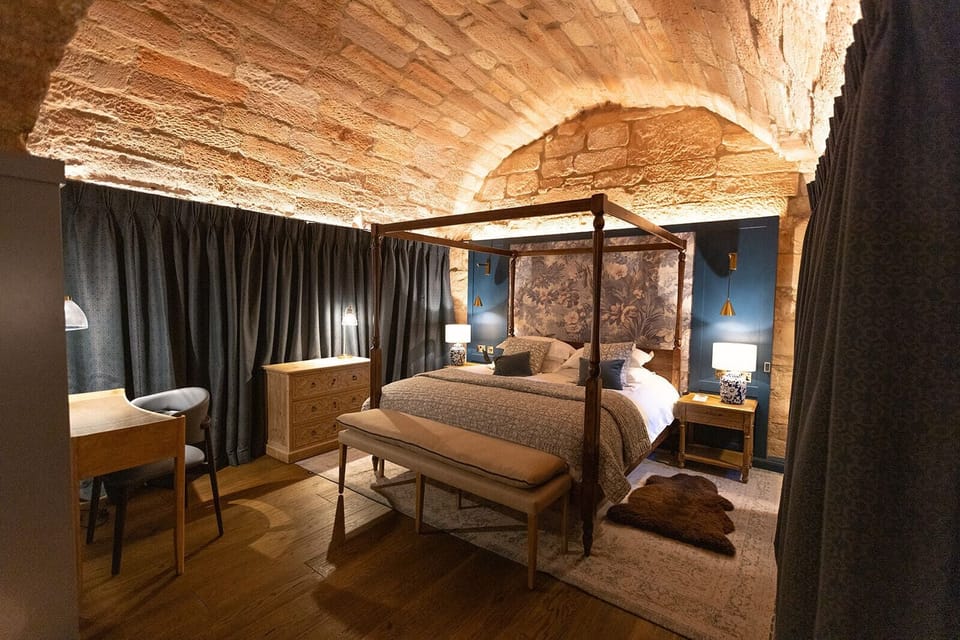 Themed Four Poster | Desk, laptop workspace, iron/ironing board, free WiFi