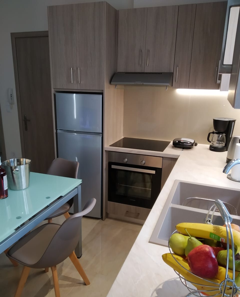 Apartment, 2 Bedrooms, Balcony, City View | Dining