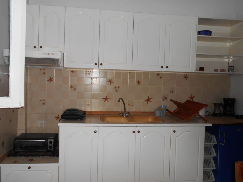 Apartment, 1 Bedroom, Balcony, Garden View | Interior