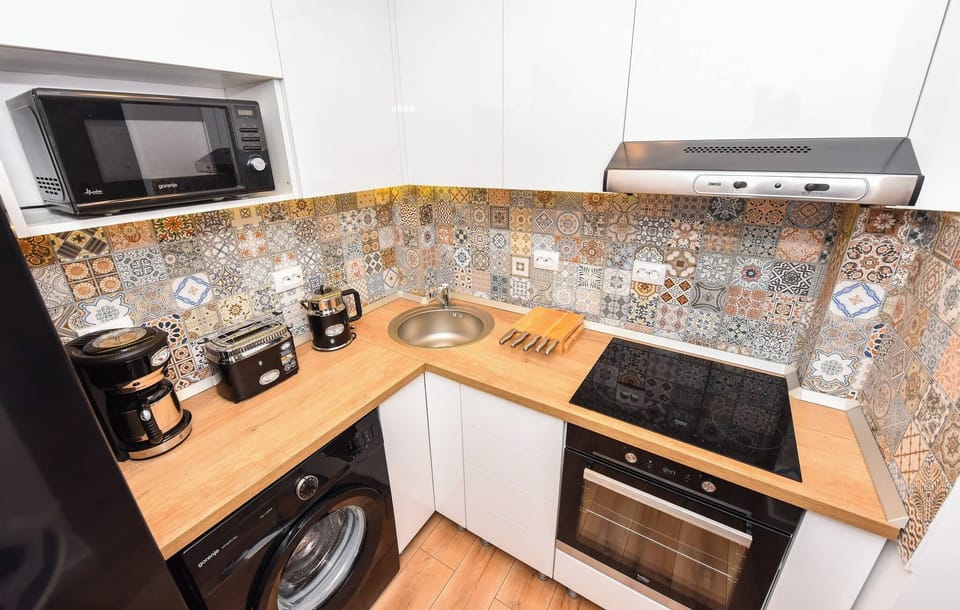 Apartment, 2 Bedrooms, Smoking, Balcony | Private kitchen