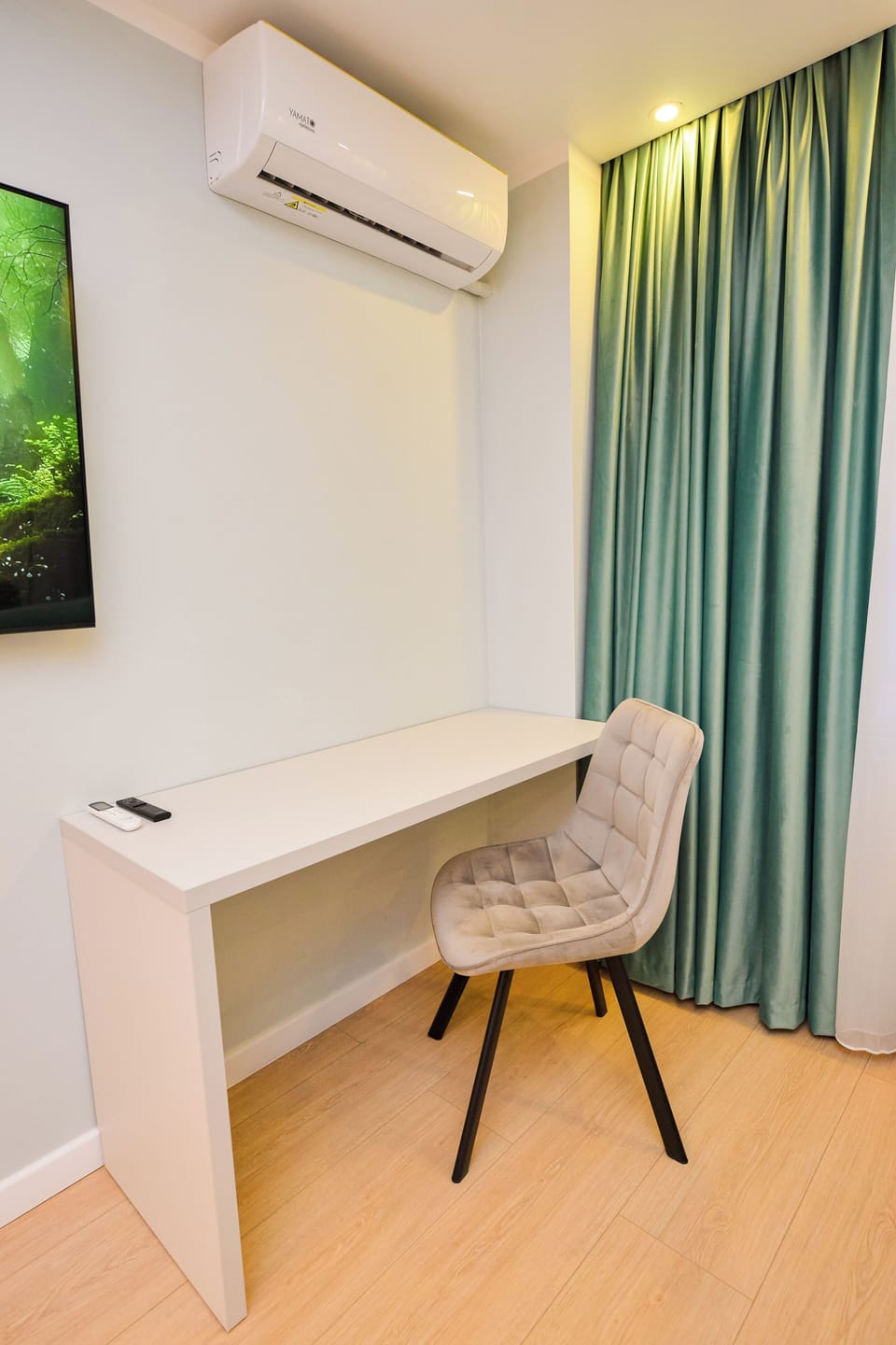 Apartment, 1 Bedroom, City View | Living room