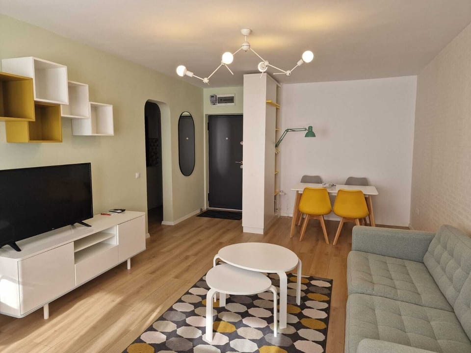 Apartment, 2 Bedrooms, City View | Living area