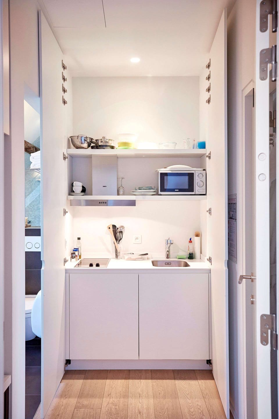 Luxury Double Room, 1 Bedroom, Kitchenette, River View | Hypo-allergenic bedding, pillowtop beds, in-room safe, desk