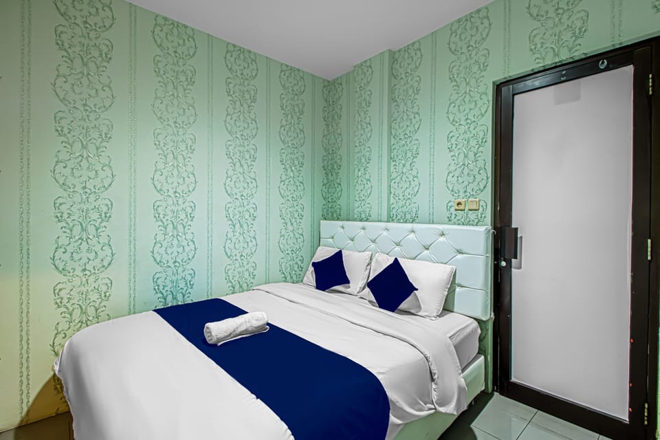 Executive Double Room | Soundproofing, iron/ironing board, free WiFi, bed sheets