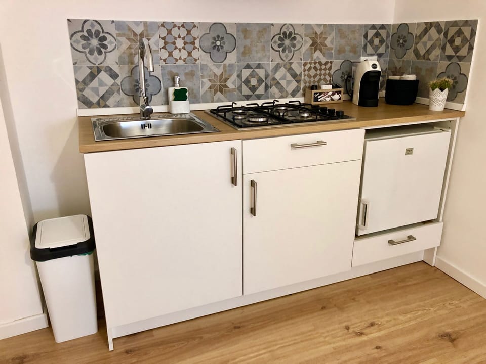 Luxury Studio, Sea View | Private kitchenette