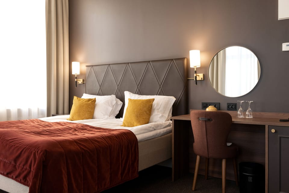 Family Room | Hypo-allergenic bedding available, minibar, in-room safe, desk