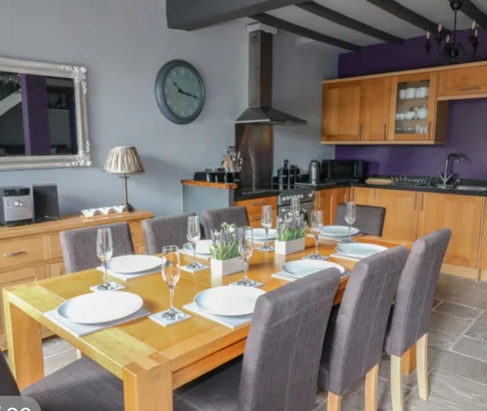 House | Dining