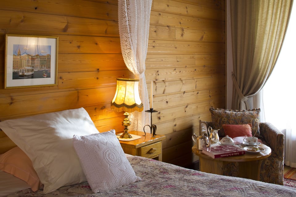 Double Room south balcony 2nd floor, garden view | Minibar, in-room safe, desk, soundproofing