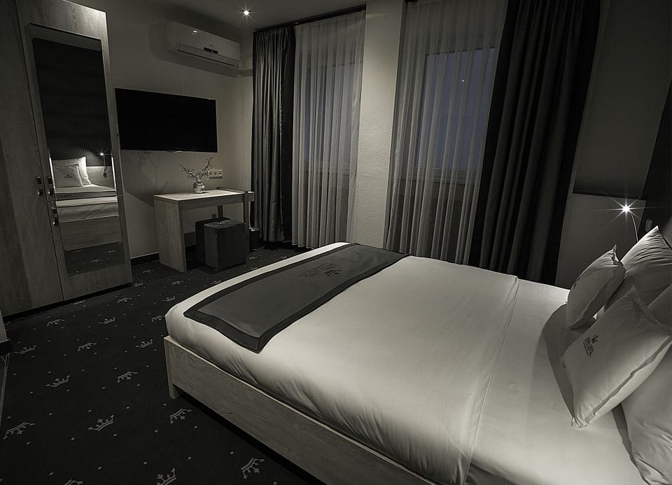 Premium bedding, minibar, in-room safe, desk