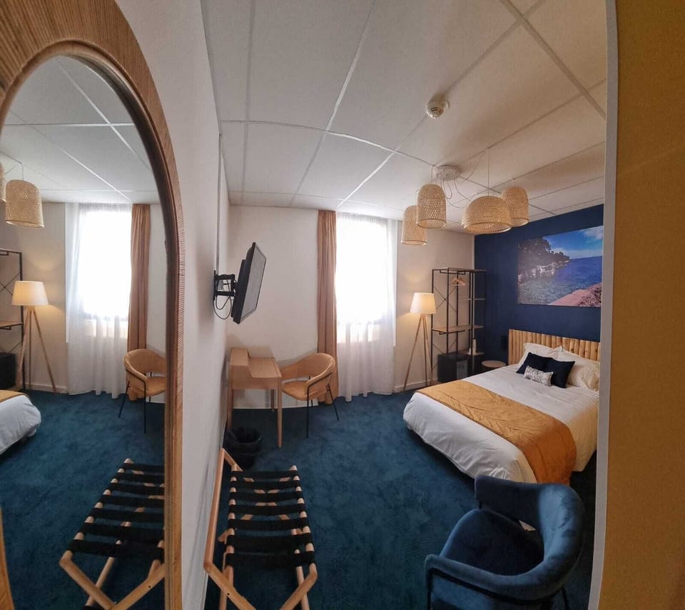 Superior Room | Minibar, individually decorated, individually furnished, desk