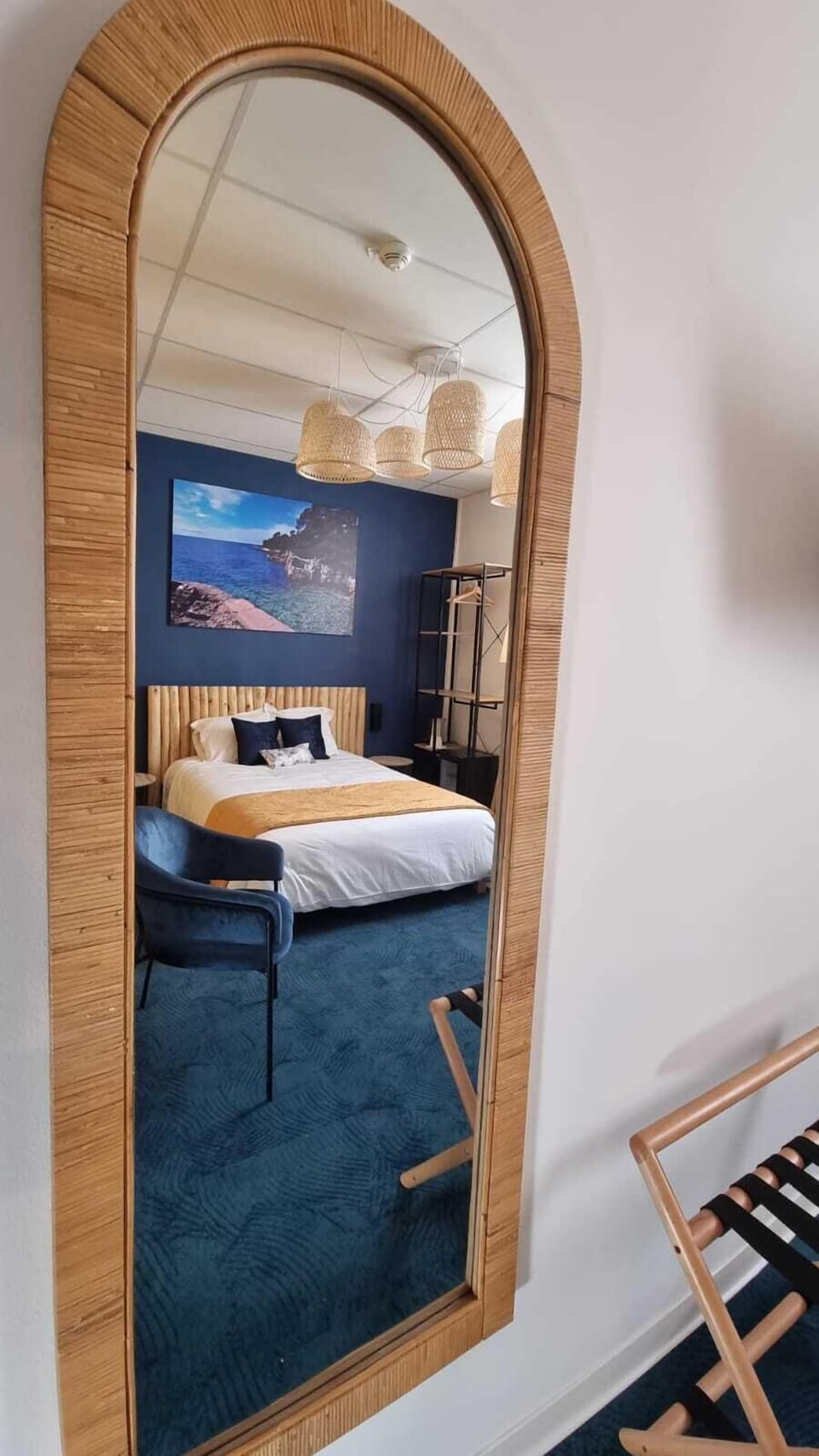 Classic Double Room | Minibar, individually decorated, individually furnished, desk