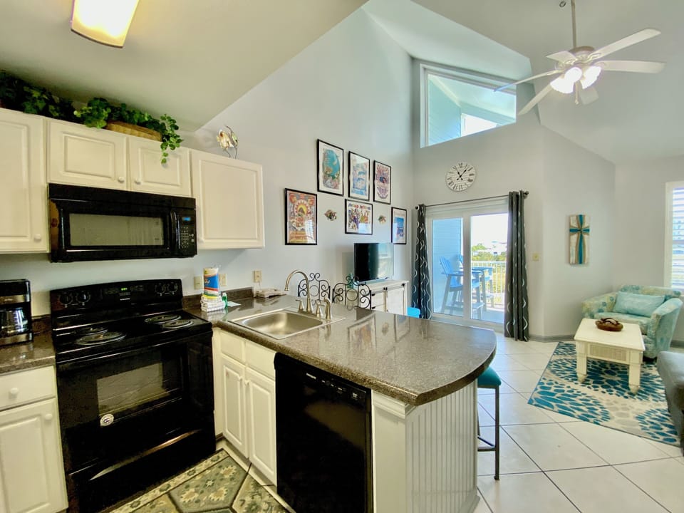 Condo, 2 Bedrooms, Balcony, Beach View (1.5 Bathrooms - 419) | Private kitchen | Full-size fridge, microwave, oven, stovetop
