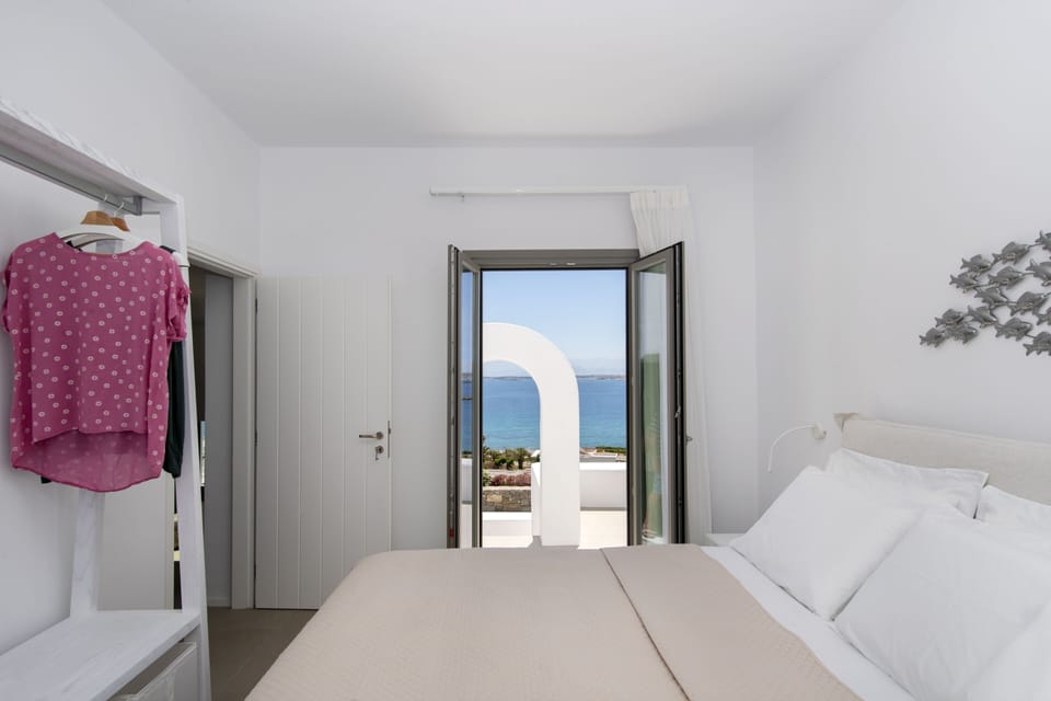 Premium Suite, 2 Bedrooms | Minibar, soundproofing, free WiFi, bed sheets