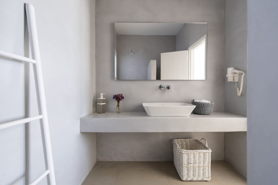 Premium Suite, 2 Bedrooms | Bathroom sink