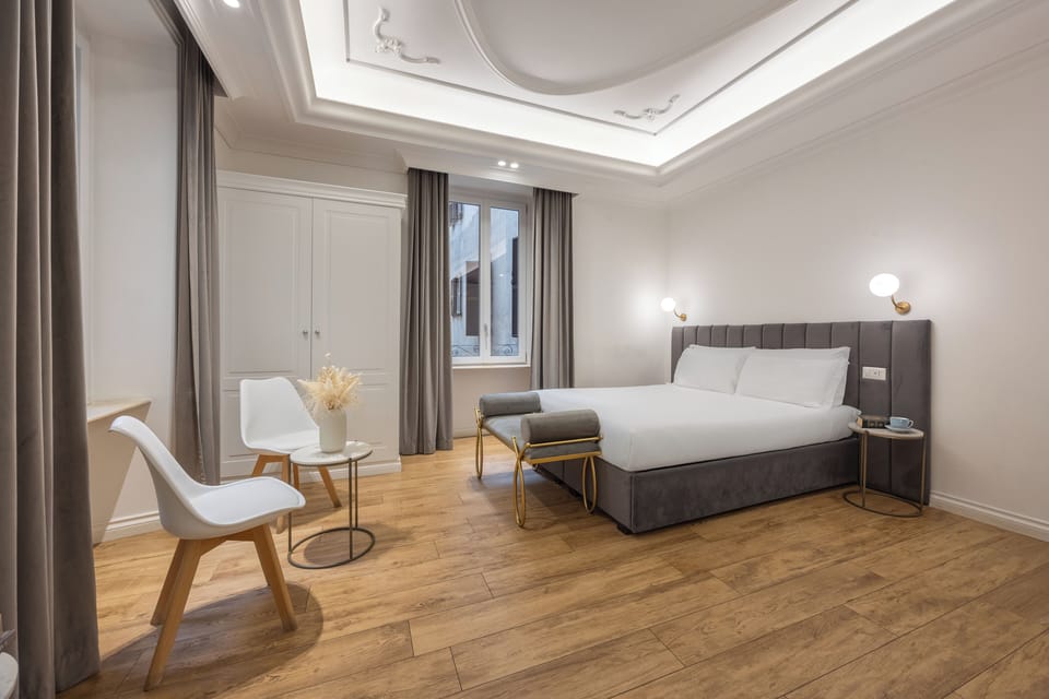Junior Suite | Hypo-allergenic bedding available, minibar, in-room safe, desk