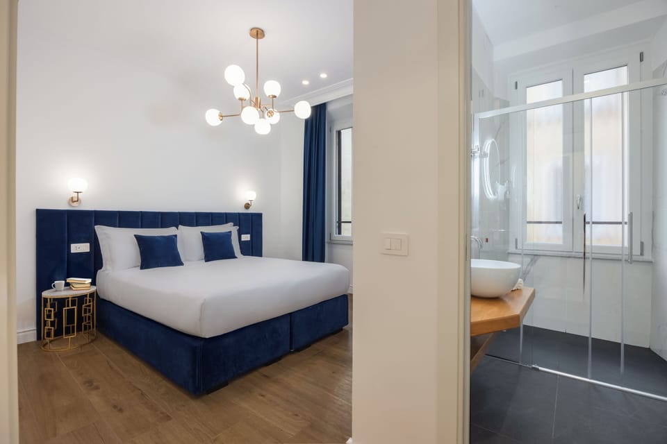 Deluxe Double or Twin Room | Hypo-allergenic bedding, minibar, in-room safe, desk