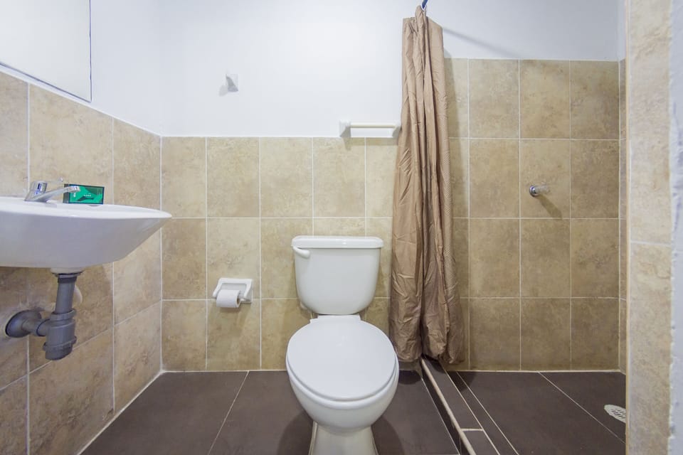 Triple Room | Bathroom | Shower, rainfall showerhead, towels, soap