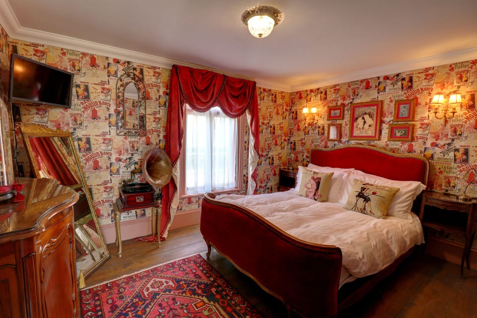 Superior Double Room | Egyptian cotton sheets, premium bedding, blackout drapes, WiFi (free)
