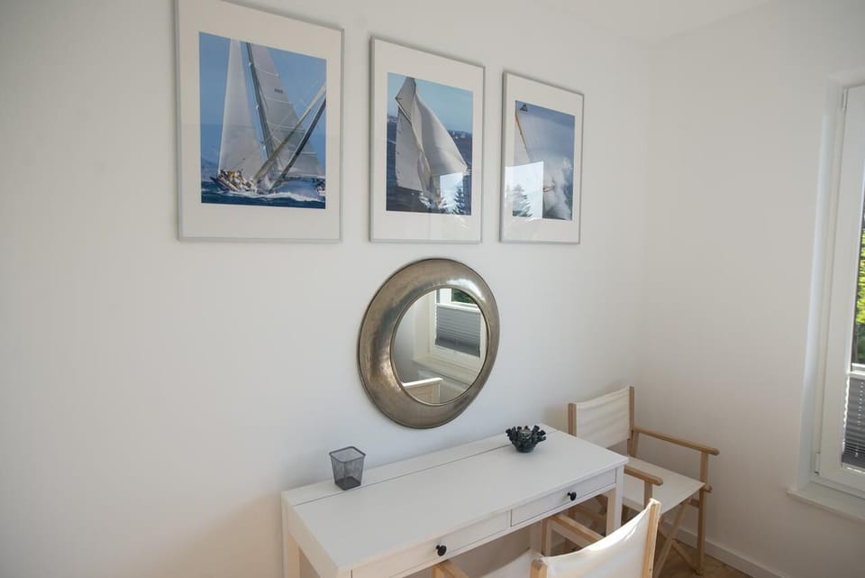 Apartment | Living area | Flat-screen TV