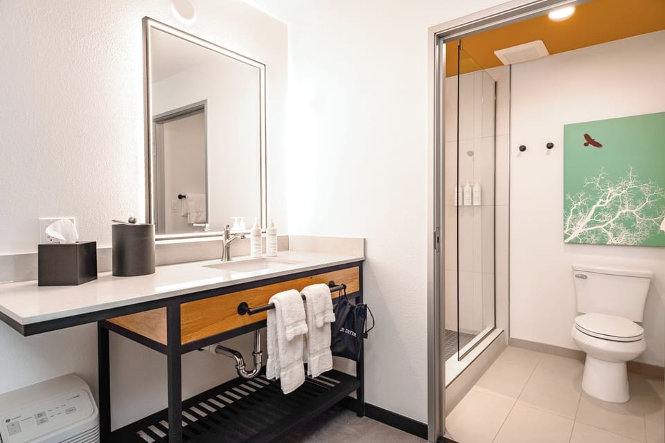 In-room safe, desk, laptop workspace, free WiFi