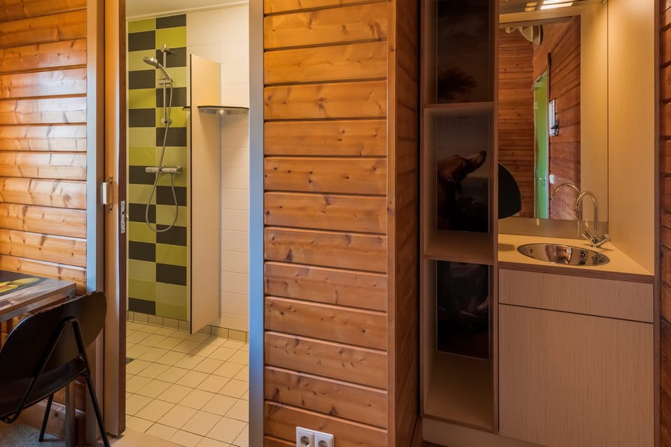 Standard Twin Room, Private Bathroom (Bunk beds) | WiFi (free), bed sheets