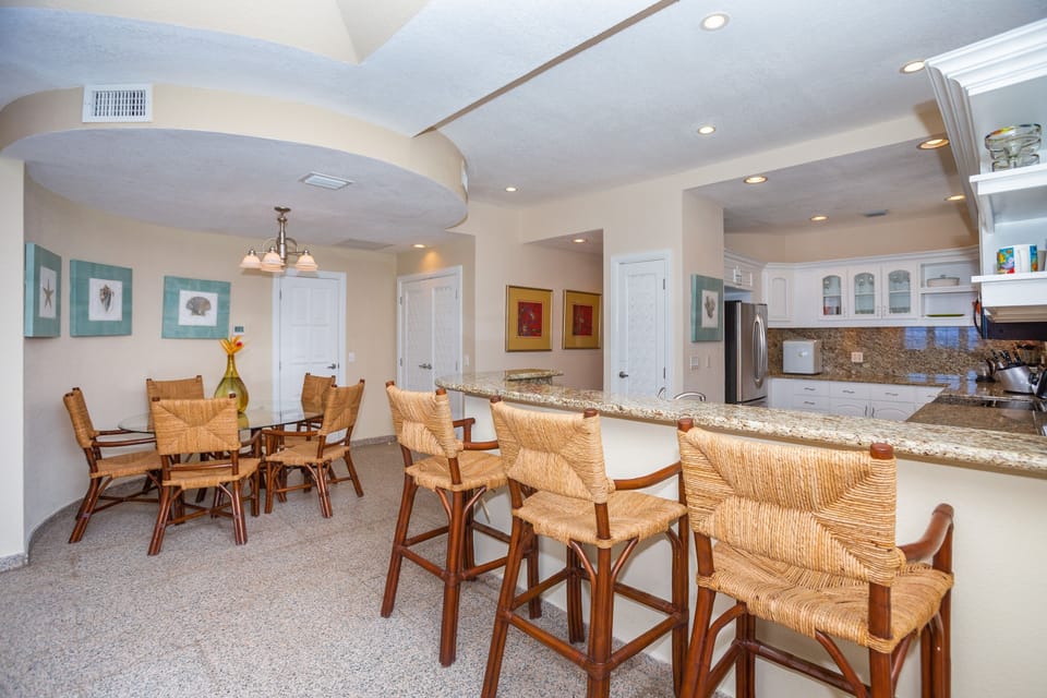 Studio | Private kitchen | Coffee/tea maker, fridge, oven, toaster