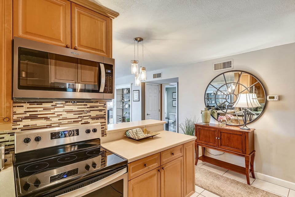 Condo, 2 Bedrooms | Private kitchen | Fridge, microwave, oven, dishwasher