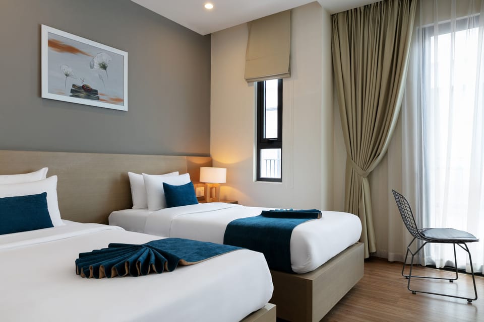 In-room safe, desk, free WiFi