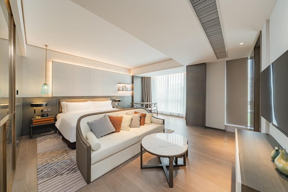 Down comforters, minibar, in-room safe, desk