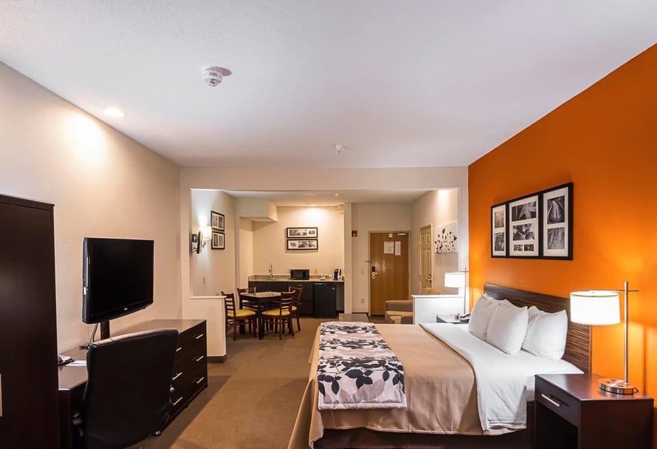 Premium bedding, pillowtop beds, individually furnished, desk