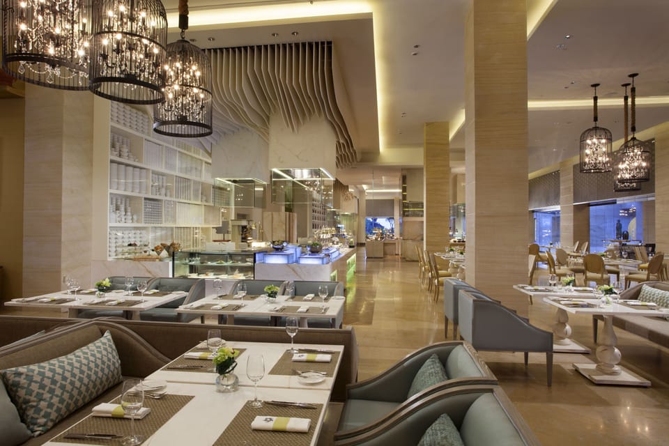 Daily buffet breakfast (IDR 580000 per person)