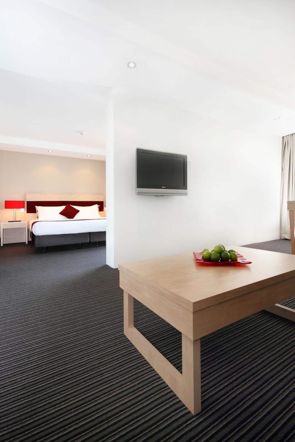Junior Suite | In-room safe, desk, laptop workspace, blackout drapes