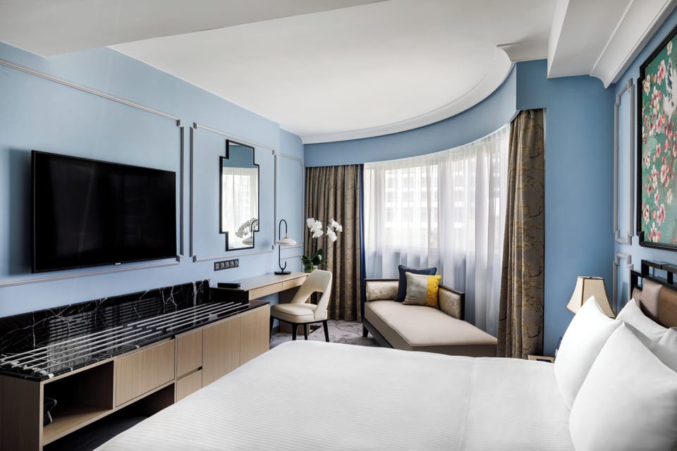 Signature Studio | Premium bedding, in-room safe, desk, laptop workspace