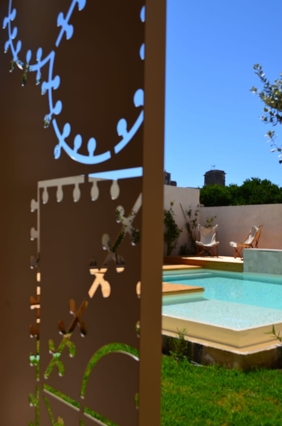 Seasonal outdoor pool, sun loungers