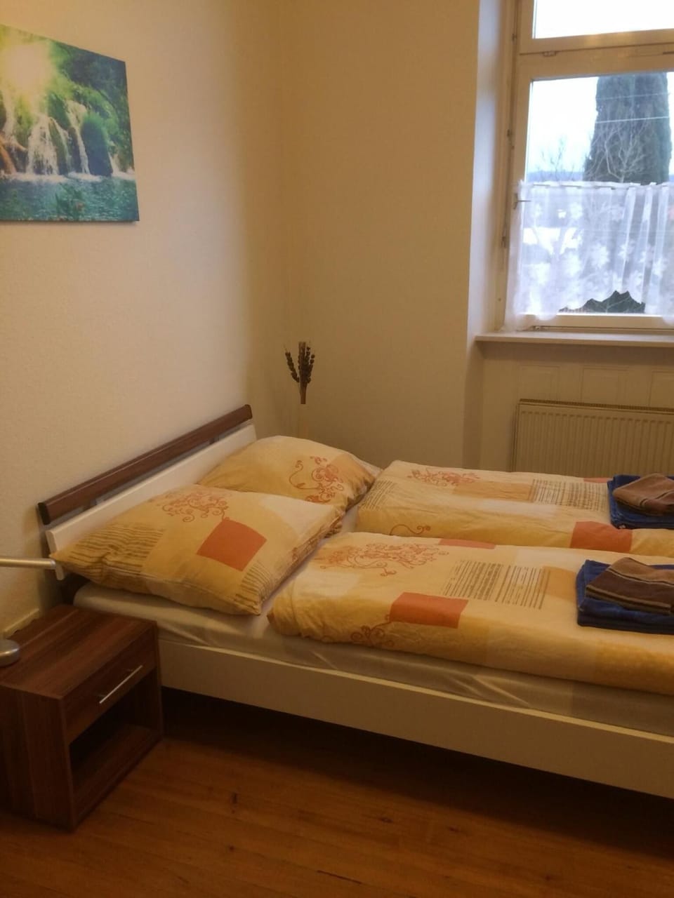 Desk, free WiFi, bed sheets