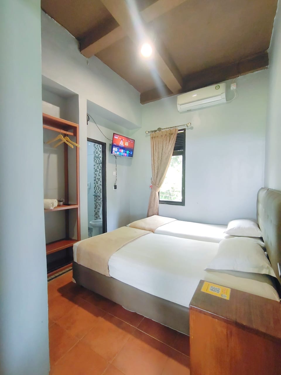 Standard Room | Desk, free WiFi, bed sheets