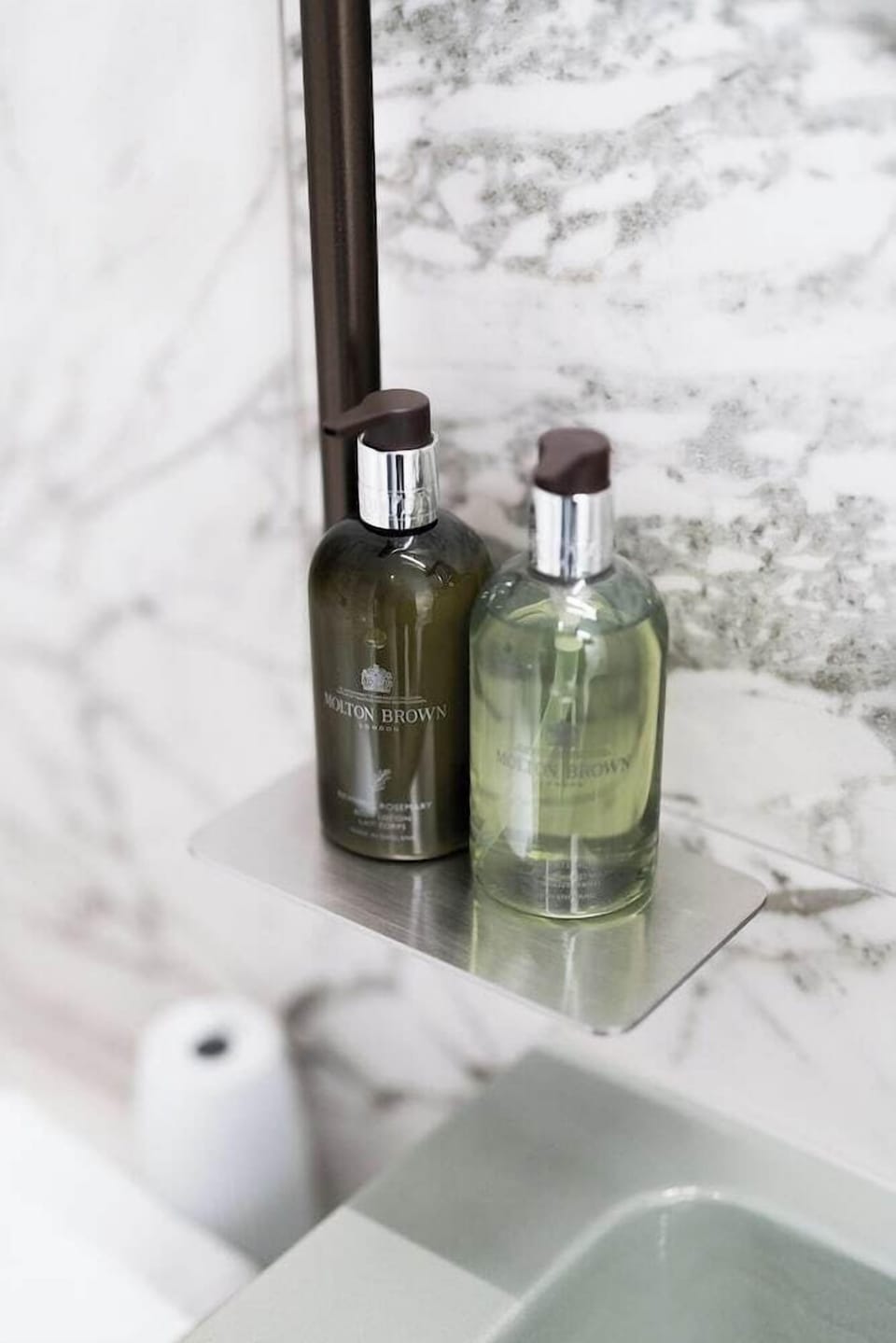 Bathroom amenities