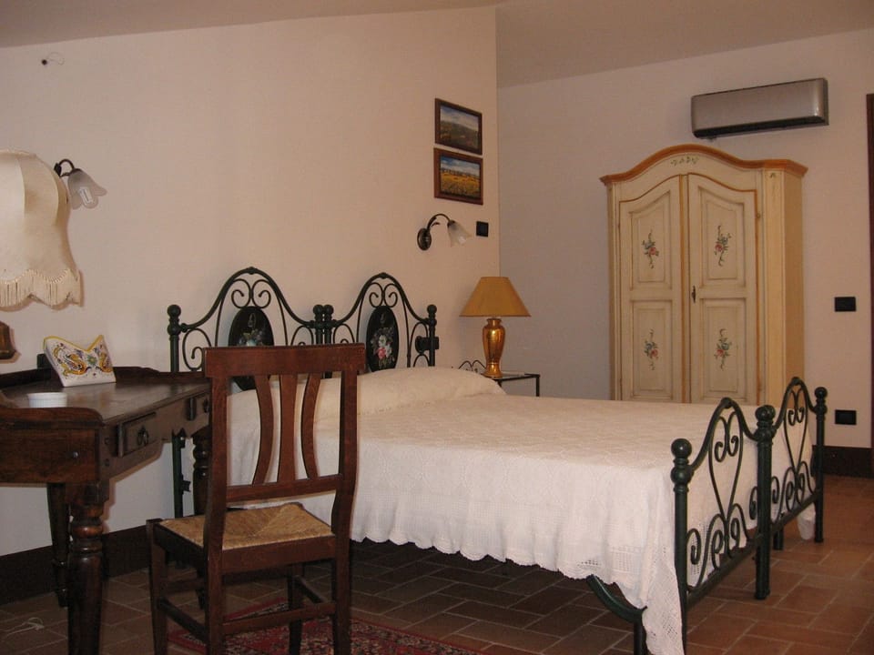 Iron/ironing board, cribs/infant beds, rollaway beds, free WiFi