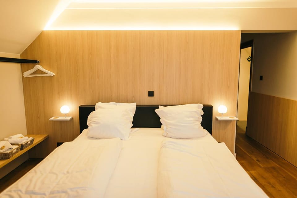 Individually decorated, desk, free WiFi