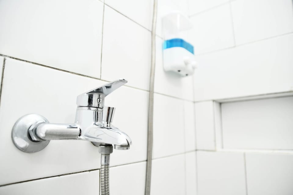 Shower, towels