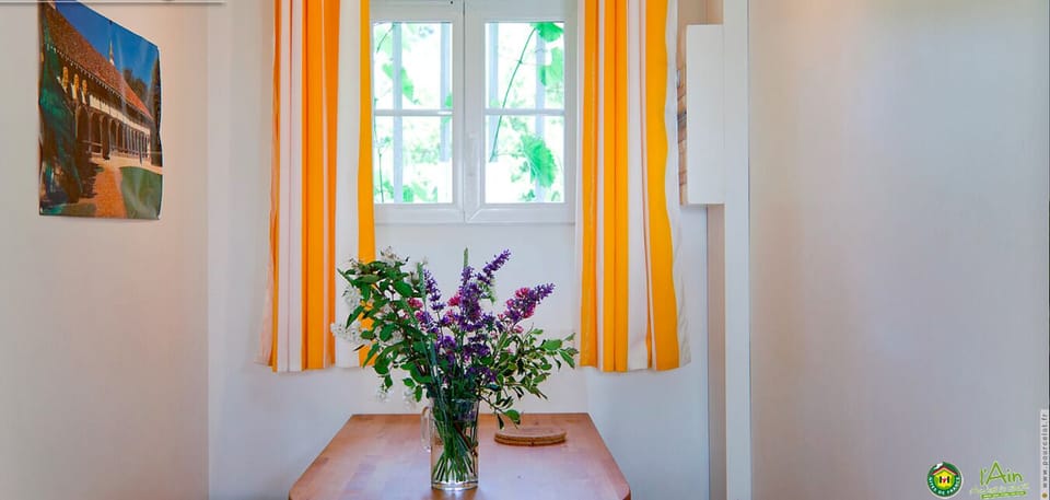 Apartment, Ensuite, Park View (Gîte La Petite Maison) | Restaurant