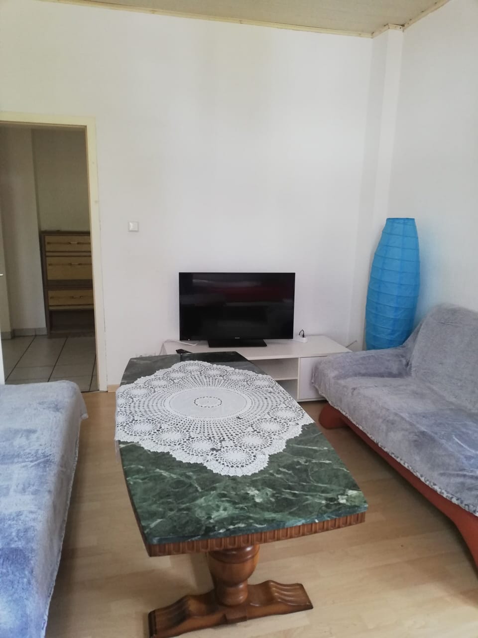 Apartment, 2 Bedrooms (White) | Living area | TV, Netflix, books, streaming services