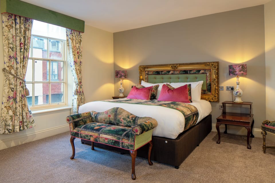 Deluxe Double Room | Desk, laptop workspace, iron/ironing board, free WiFi